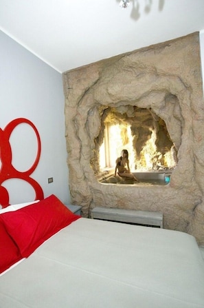 Deluxe-Doppelzimmer, Whirlpool | Zimmersafe, individuell eingerichtet, Schreibtisch, kostenloses WLAN