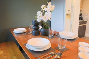 Apartment, 2 Queen Beds | Dining - 2-bed Apartment in Central Cardiff With Parking (Cardiff)