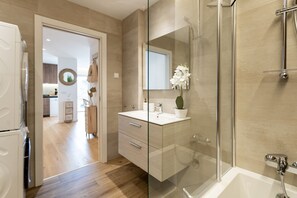 Vasca, asciugacapelli, asciugamani