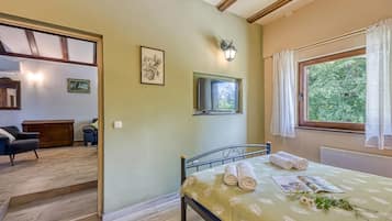 Family House, Multiple Bedrooms (Wellness House On The River Kupa) | 2 bedrooms, free WiFi, bed sheets