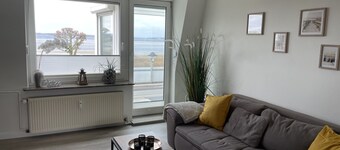 Ferienwohnung mit Direktem Meerblick und Wintergarten