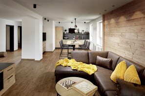 Hypo-allergenic bedding, individually decorated, individually furnished - Maximilian Appartements (Schwangau)