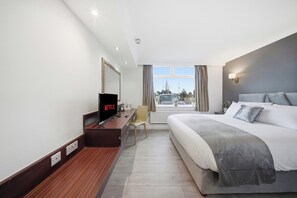 Superior Double Room, 1 King Bed, Non Smoking, Ensuite | Desk, iron/ironing board, free WiFi, bed sheets - The Greyhound Hotel (Leigh)