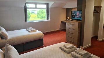 Deluxe-Zweibettzimmer, 2 Doppelbetten, Nichtraucher, Badewanne