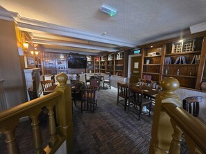Lobby lounge - The Greyhound Hotel (Leigh)