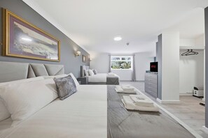 Deluxe Twin Room, Multiple Beds, Non Smoking, Bathtub | Bathroom | Towels - The Greyhound Hotel (Leigh)