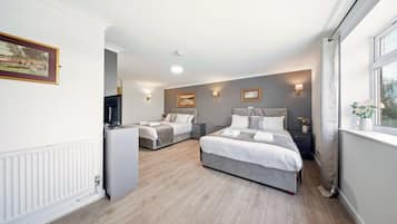 Deluxe-Zweibettzimmer, Mehrere Betten, Nichtraucher, Badewanne