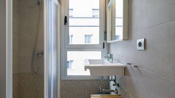 Standard Apartment | Bathroom