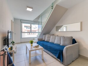 Duplex | Living area | 30-inch TV with cable channels - Tusity Yeah (Las Palmas de Gran Canaria)