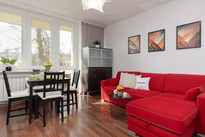 Apartment, 2 Bedrooms, Balcony | Individually decorated, individually furnished, bed sheets