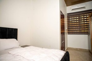 アパートメント | 1 室のベッドルーム、アイロン / アイロン台、WiFi (無料)、ベッドシーツ