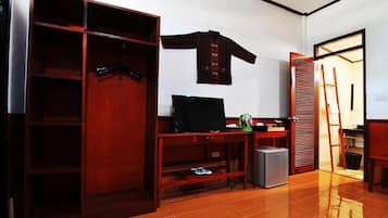 Chambre Double Deluxe | Bureau, draps fournis