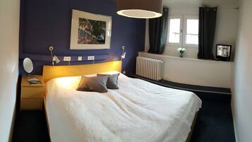 4 bedrooms, free WiFi, bed sheets