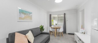 Coastal Chic Apartment Only Minutes to the Beach