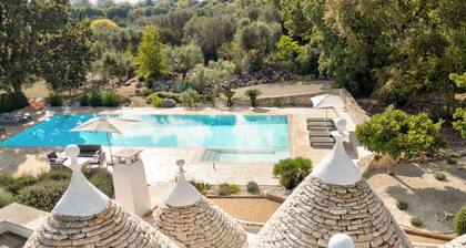 Magnificent Trulli Sleeping 15 With Huge 18 X 7 Infinity Pool