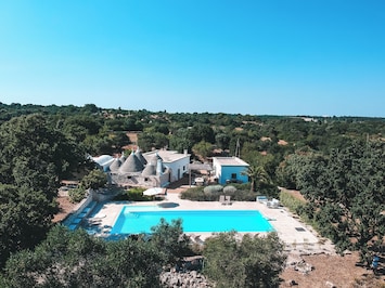 Welcome to Trullo Trazzonara. Paradise in Puglia!