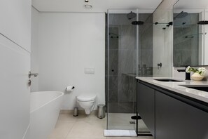 Comfort Apartment | Bathroom