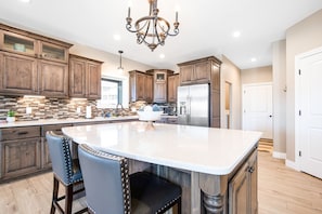 Fridge, microwave, oven, stovetop - Luxury Home on Cove with Boat Slips, Waterslides, and Jump Deck (Linn Creek)