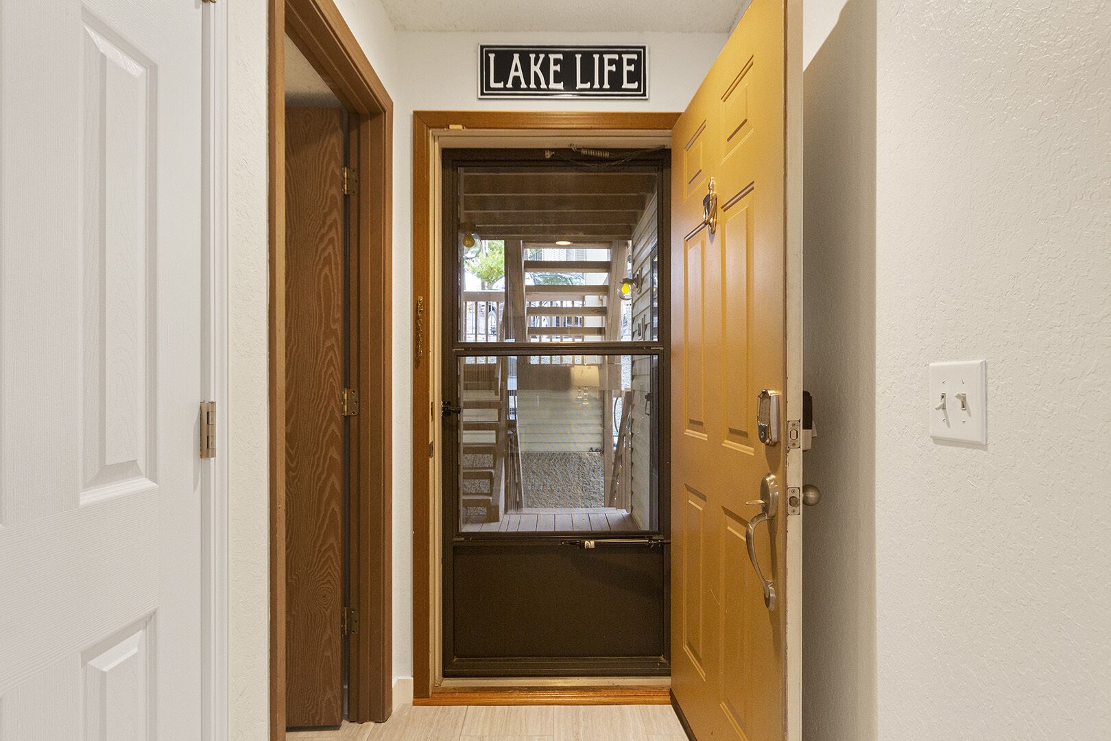 Welcome to your memorable lake experience!