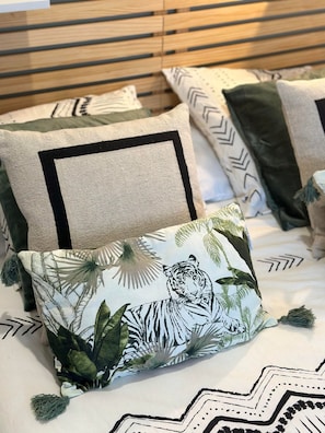 1 habitación, escritorio, wifi gratis y ropa de cama 