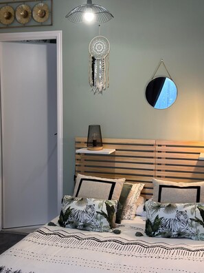 1 habitación, escritorio, wifi gratis y ropa de cama 