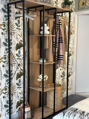 1 habitación, escritorio, wifi gratis y ropa de cama 