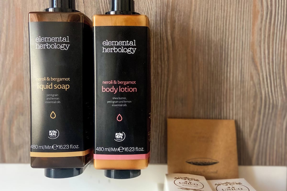 luxury apartment | 1 bedroom, in-room safe, desk, laptop workspace