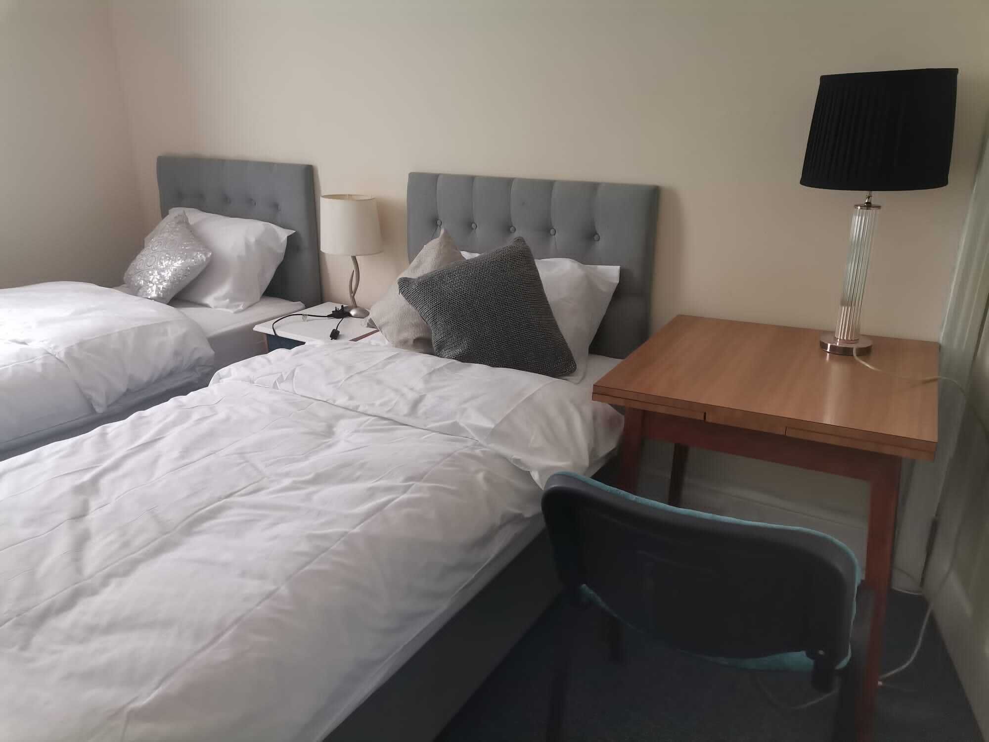 5 bedrooms, WiFi, bed sheets