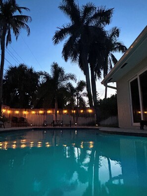 Outdoor pool, a heated pool - Vacances au Soleil à 5 km de la Plage Avec Piscine et spa Privés (Pompano Beach)