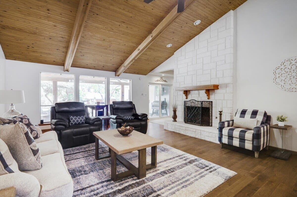 Flat-screen TV, fireplace, offices