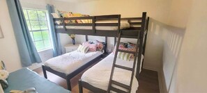 3 bedrooms, in-room safe, free WiFi, bed sheets