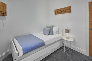 5 bedrooms, desk, iron/ironing board, free WiFi