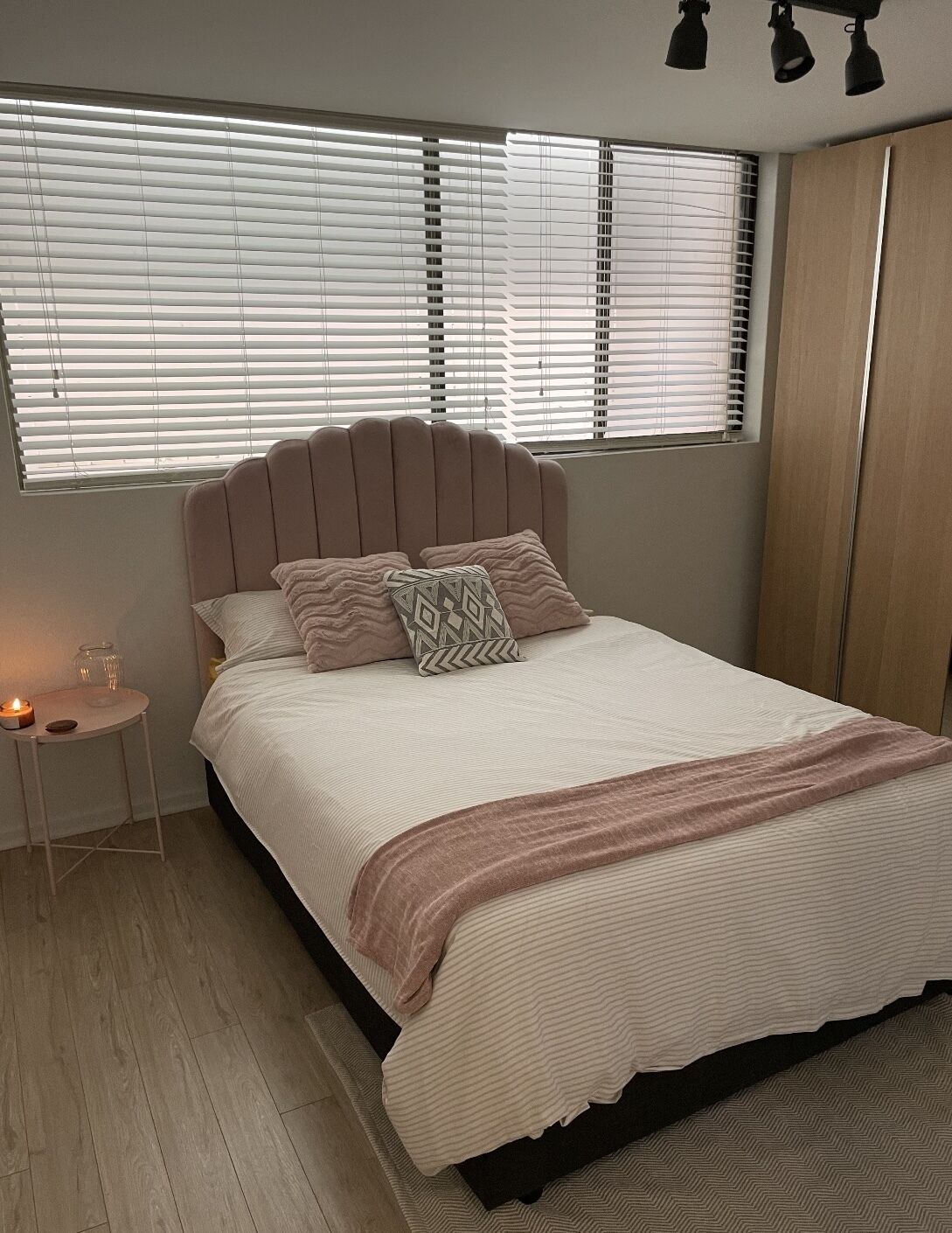 3 Bedroom Garden Apartment in Elizabeth Bay with Parking!