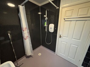 Dusche, Handtücher, Seife, Shampoo