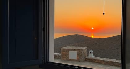 Folegandros Enchanting Moniasma Home, Sunset Views