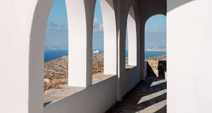Folegandros Enchanting Moniasma Home, Sunset Views