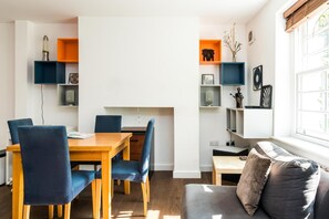 Dining - Charming 2 Bedroom Apartment in Kentish Town (London)