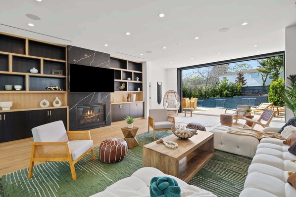 TV, fireplace, stereo, offices