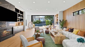 TV, fireplace, stereo, offices