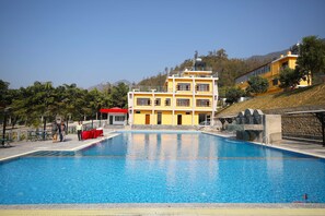 Outdoor dining - Ashoka Resort Pvt. Ltd (Kabilas)