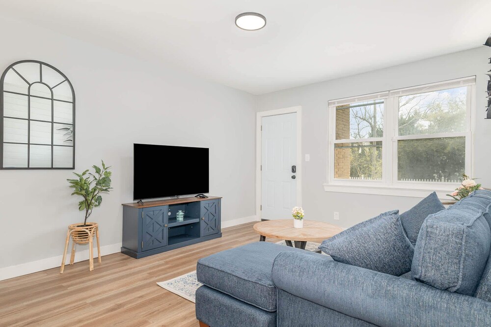 2BR Ocean Oasis Suite | Beach | Pool