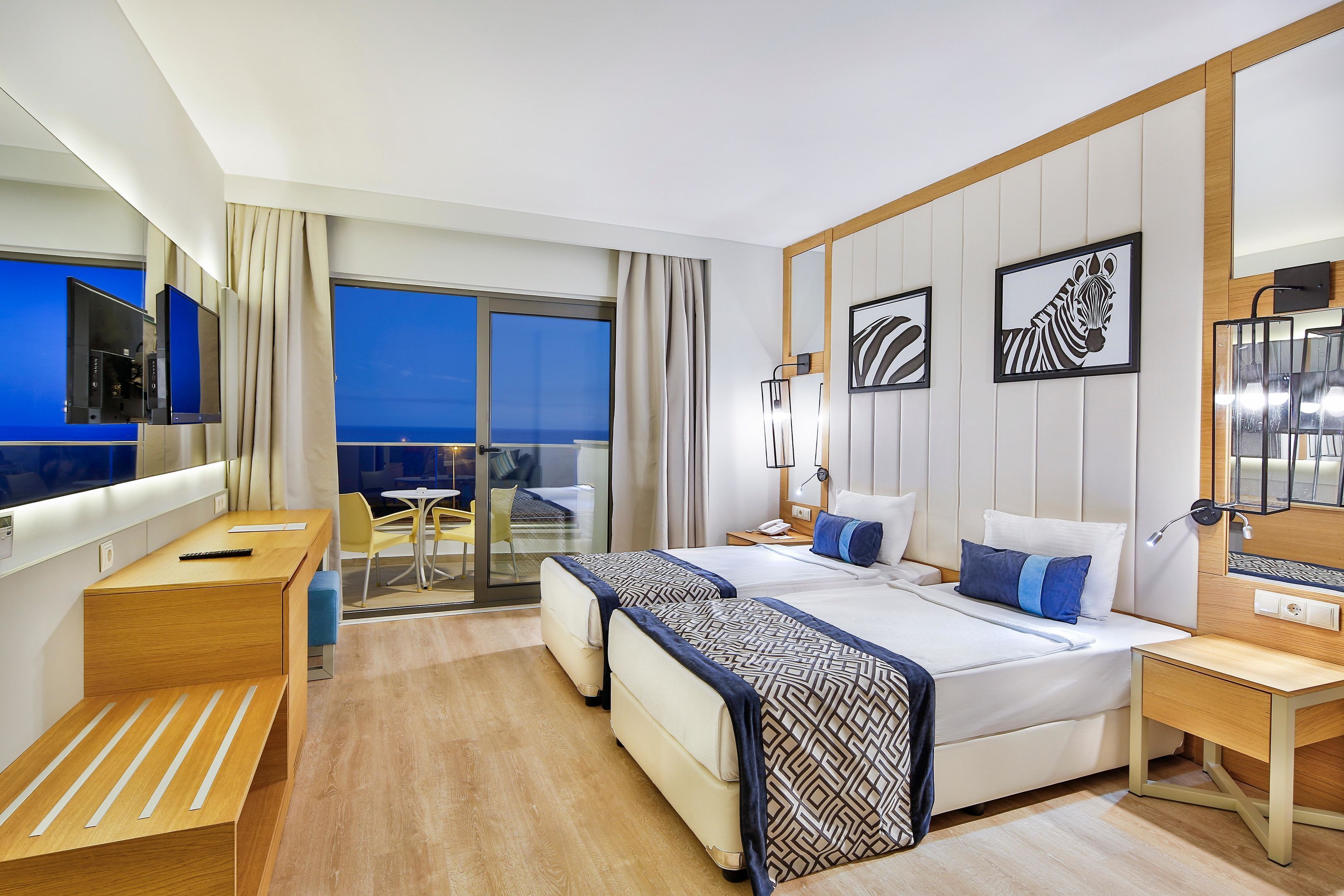 Free minibar items, soundproofing, free WiFi, bed sheets