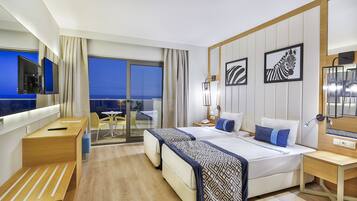 Standard Room, Sea View | Free minibar items, soundproofing, free WiFi, bed sheets