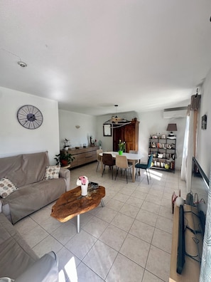 تلفزيون، كُتُب