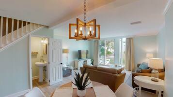 Condo, 2 phòng ngủ | Khu ăn uống