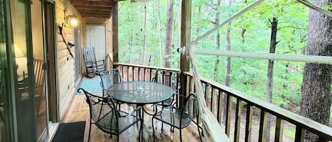 Condo, 2 Bedrooms | Property grounds