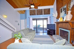 Condo, 3 habitaciones | Interior