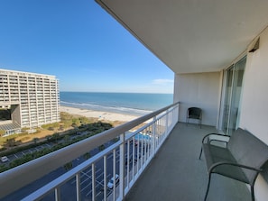 Condo, 2 Bedrooms | Property grounds