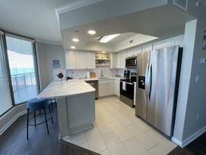 公寓式客房, 2 间卧室 | 私人厨房 | 冰箱、烤箱、茶具/咖啡用具、烤面包机