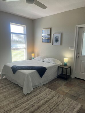 5 Schlafzimmer, Schreibtisch, Bügeleisen/Bügelbrett, Reisekinderbett